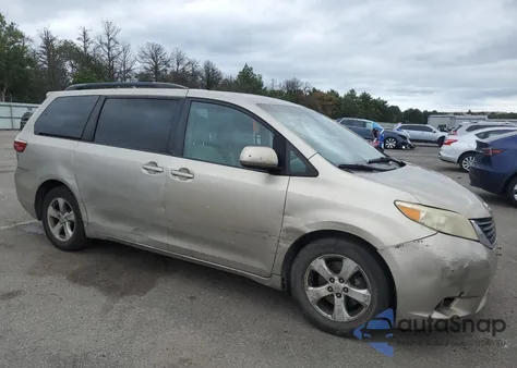 2015 Toyota Sienna Le из США, поврежденный, VIN 5TDKK3DC6FS641006